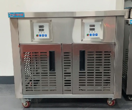 Commercial Ice Maker